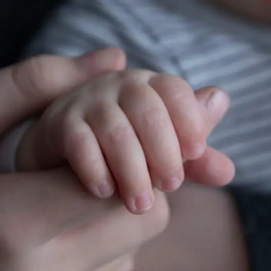 Why Are My Baby’s Fingernails Falling Off? (The 6 Most Common Reasons)
